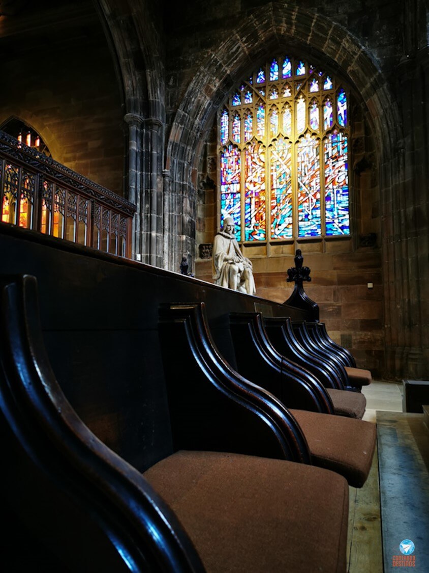 Interior da Catedral de Manchester, na Inglaterra